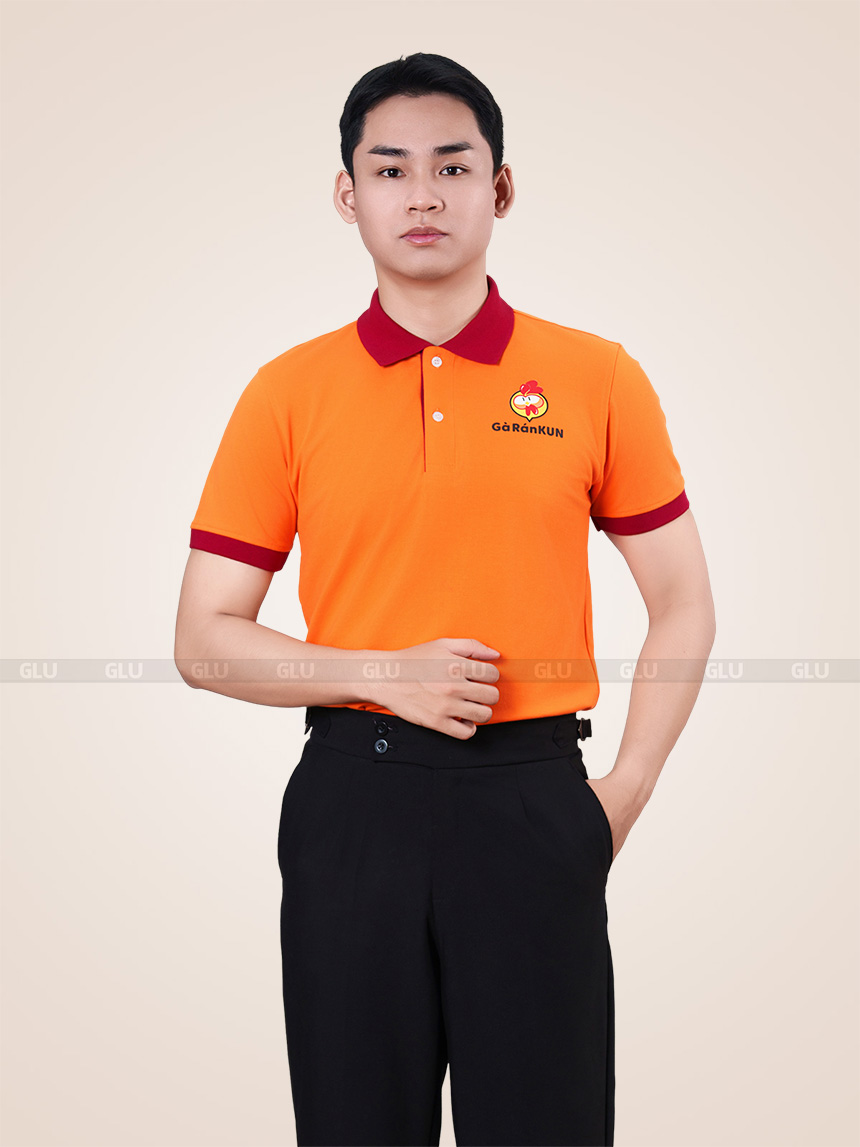 កន្លែងកាត់ដេរ អាវយឺតឯកសណ្ឋានមានគុណភាពខ្ពស់ នៅកណ្តាល 1